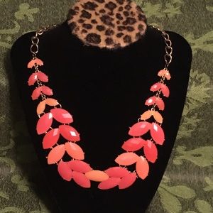 🍑Peach and Pink Statement Necklace Bronze tone 💕